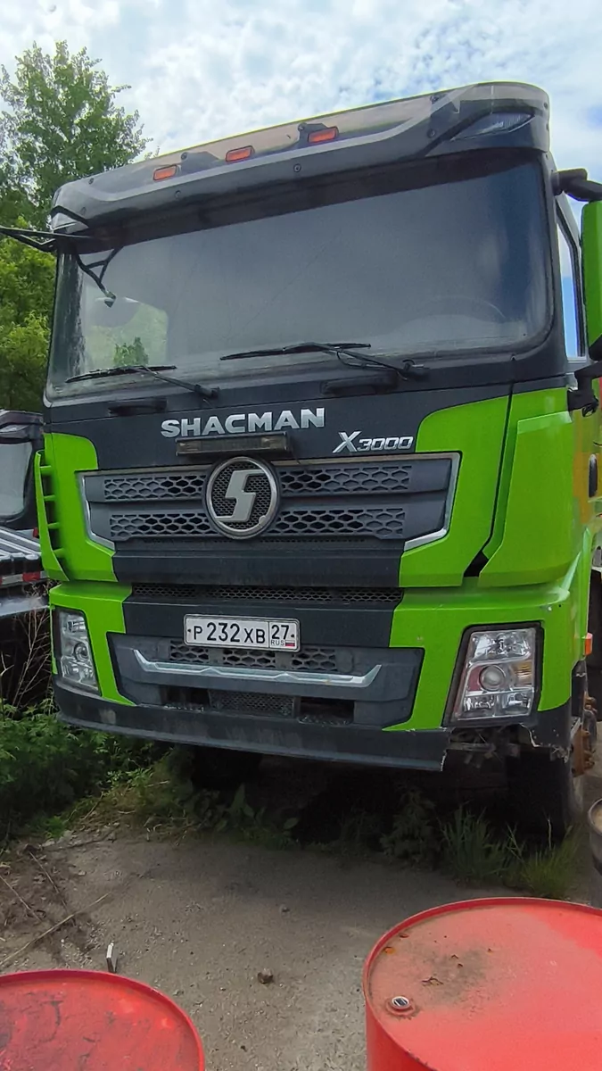 Shacman SX42586V385 6x6 Седельный тягач