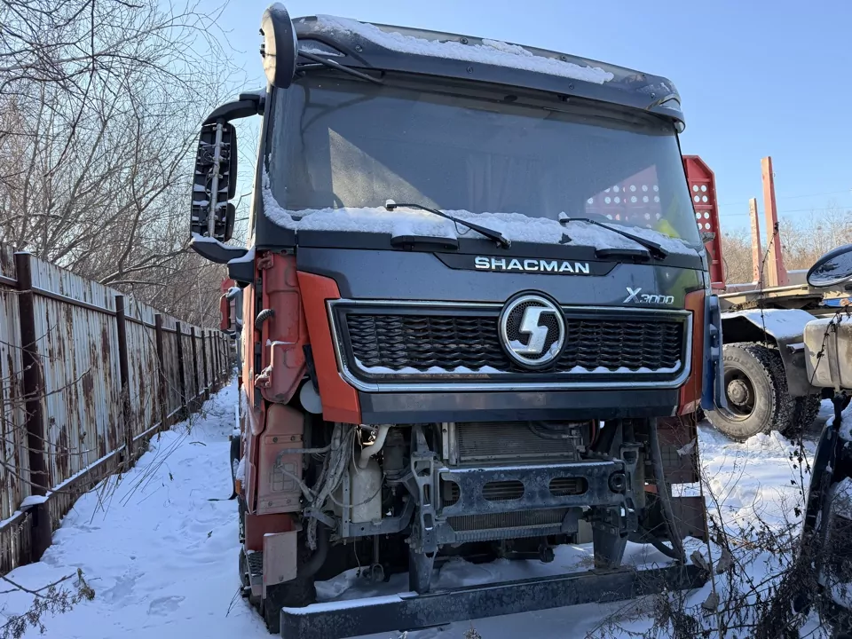 Shacman SX42586V385 6x6 Седельный тягач