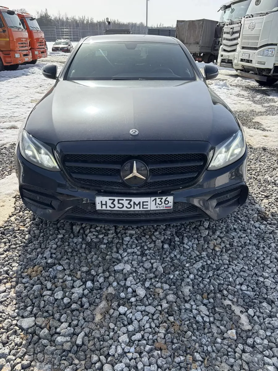 Mercedes-Benz E-CLASS
