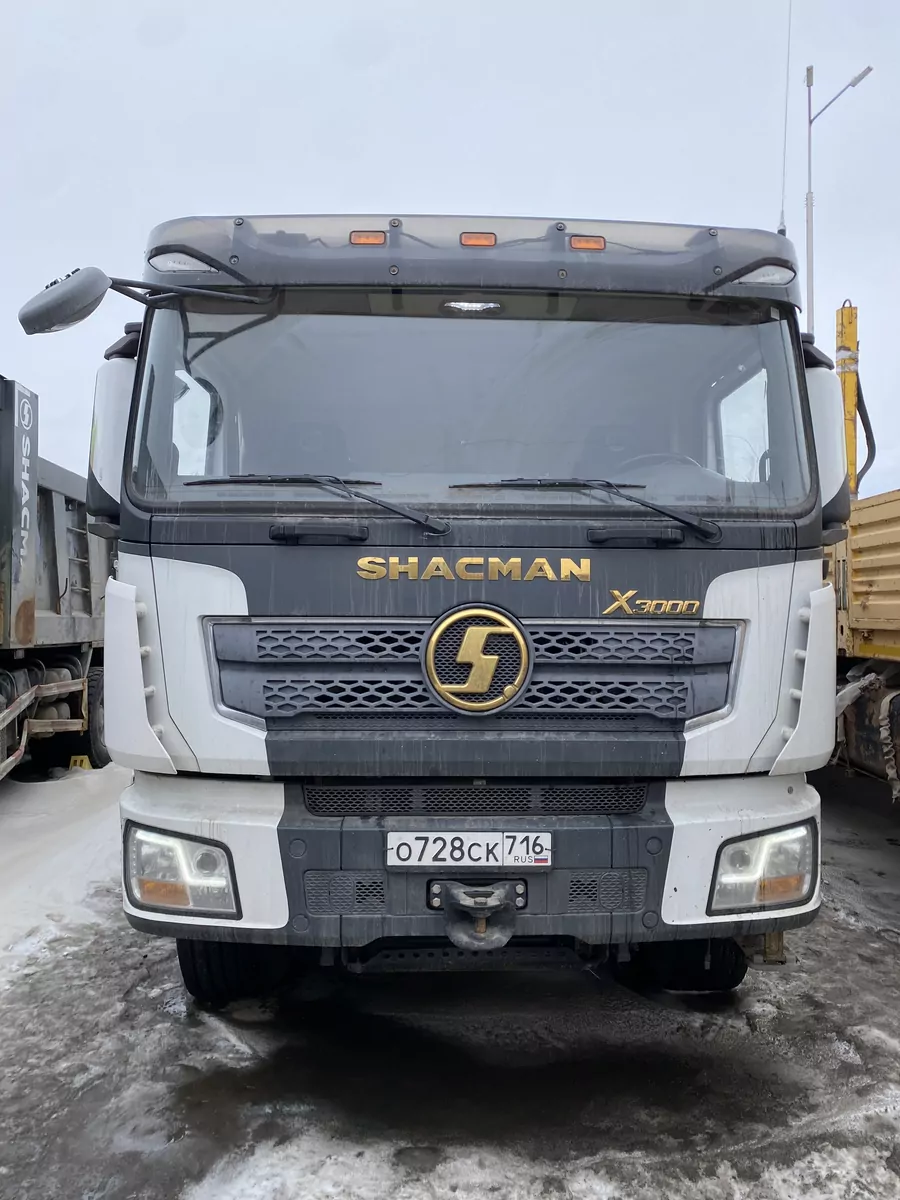 Shacman SX33186W366C 8x4 Самосвал