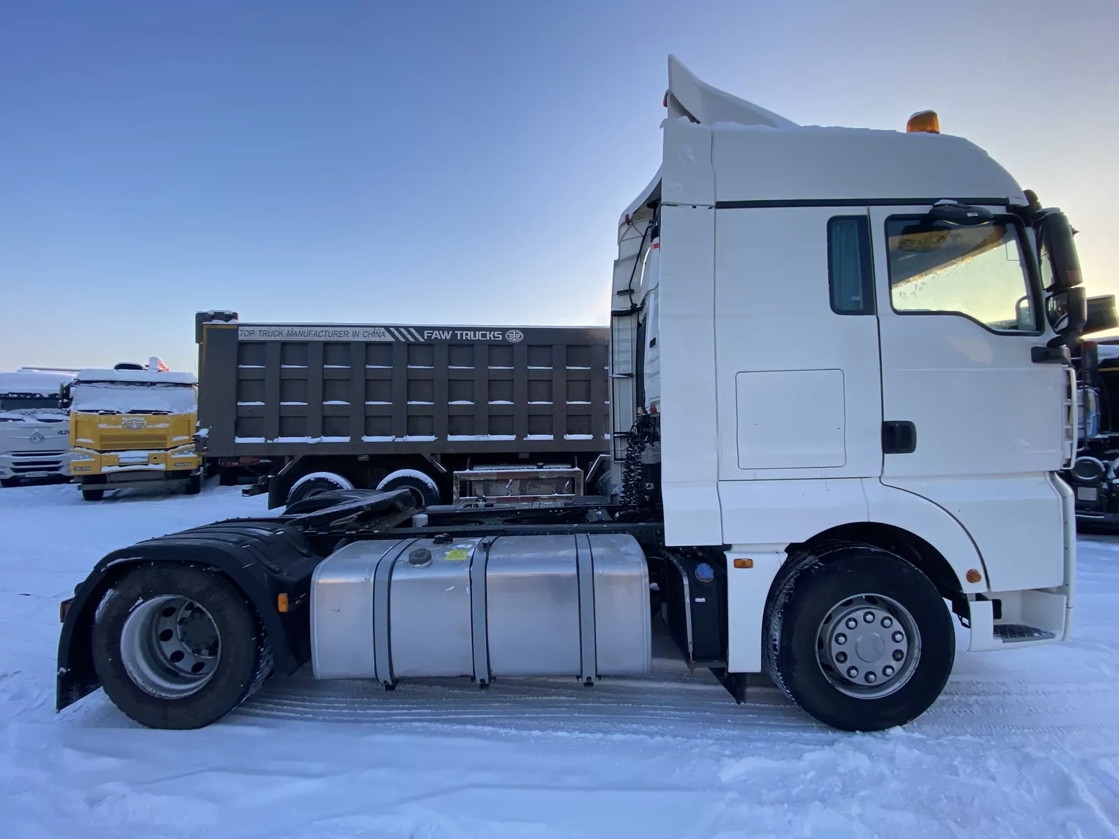 SITRAK C7H 4x2 Седельный тягач