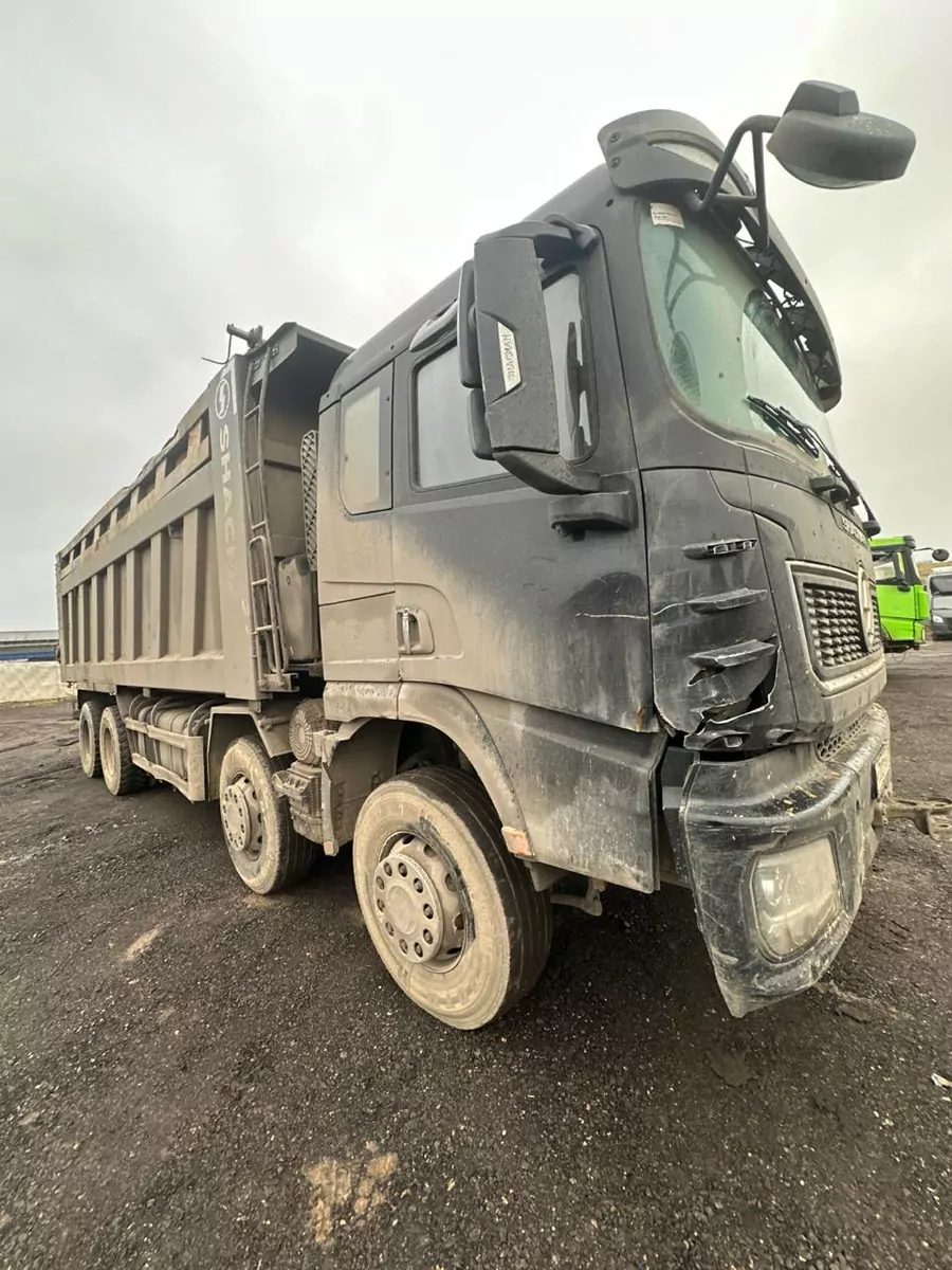 Shacman SX33186V366 8x4 Самосвал