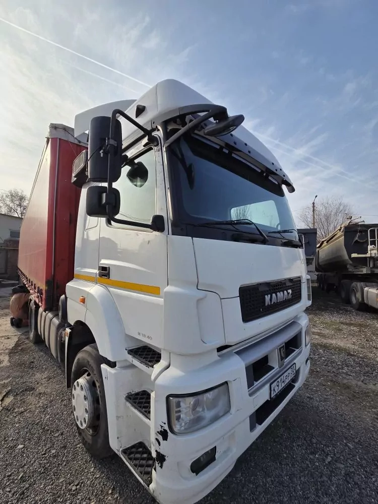 КамАЗ 5490 4x2 Седельный тягач