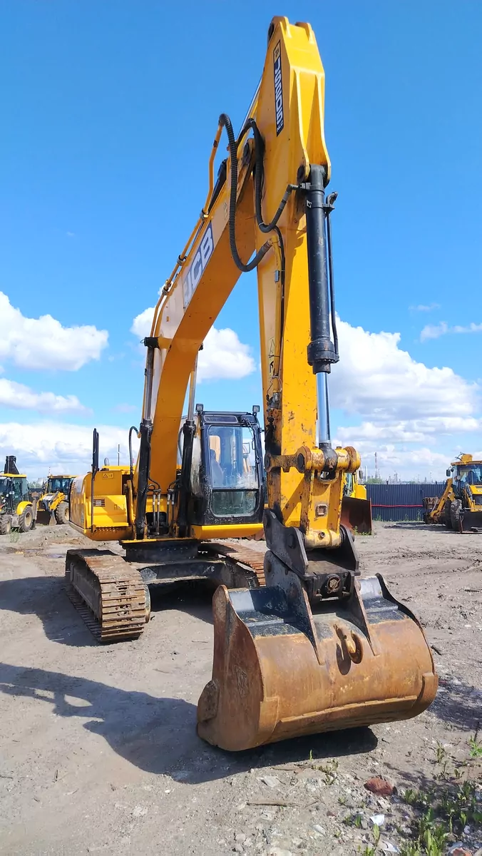 JCB JS 205NLC Экскаватор