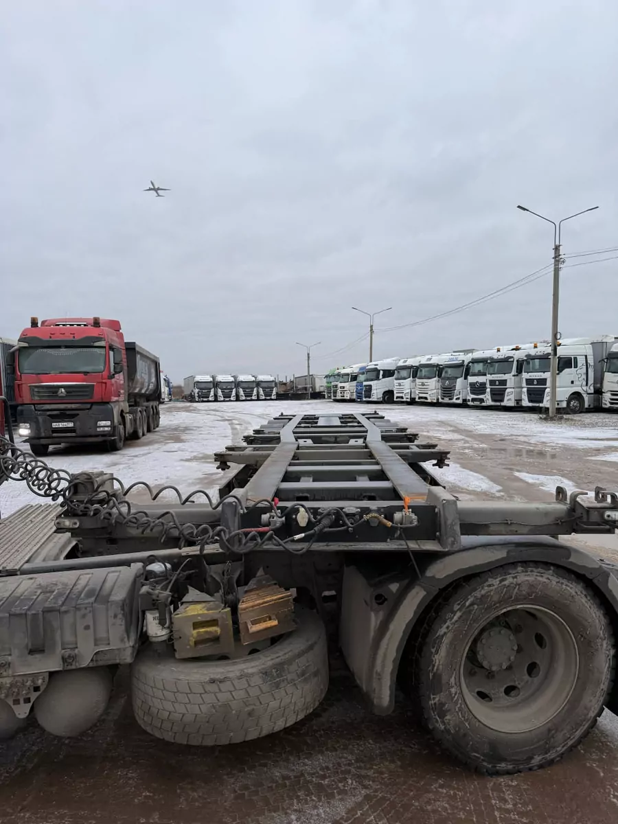 CIMC GTS Полуприцеп контейнеровоз 3 оси