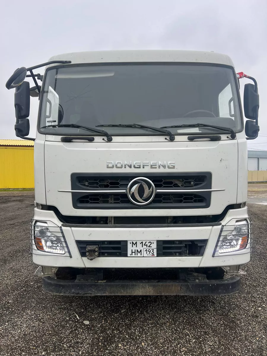 DongFeng KC 8x4 Самосвал