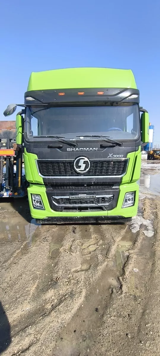 Shacman SX42584W324C 6x4 Седельный тягач