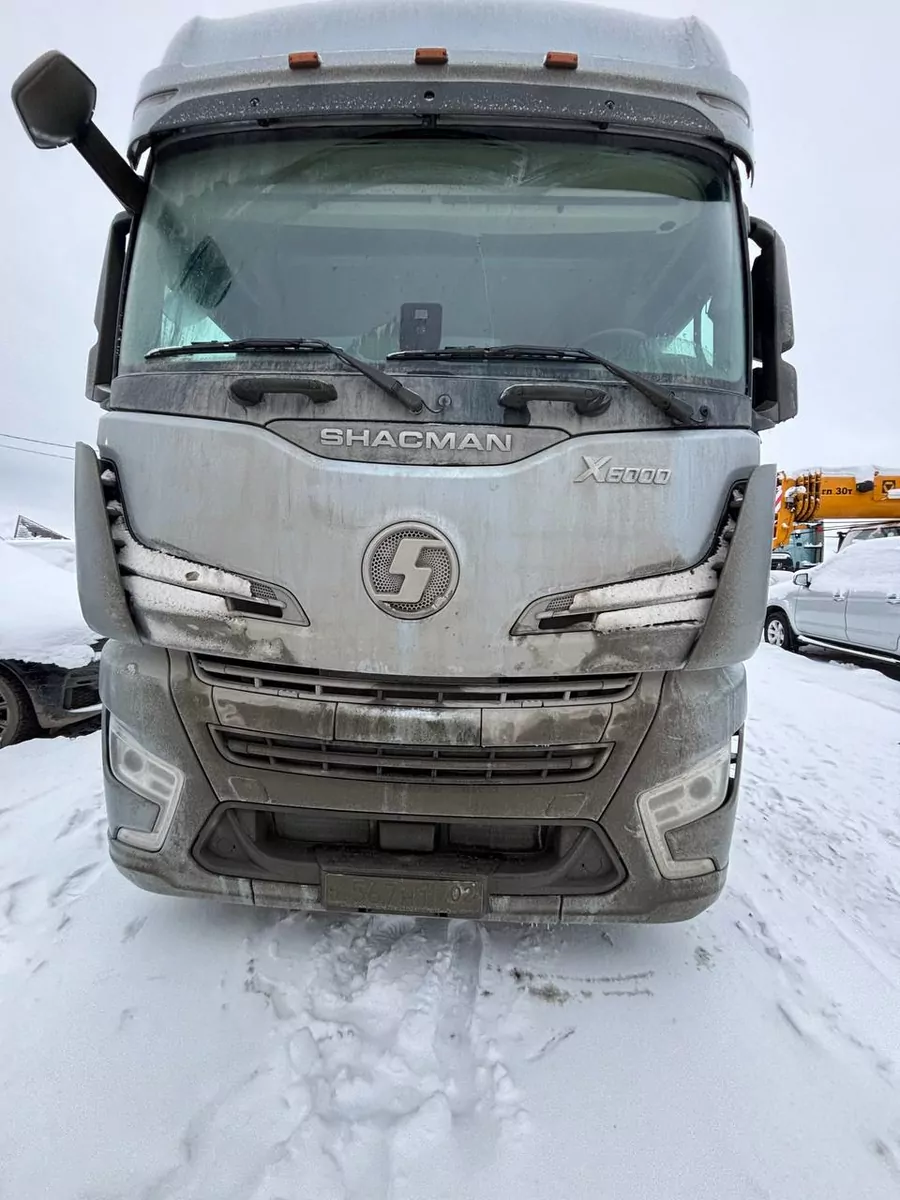 Shacman SX4188YY381 4x2 Седельный тягач