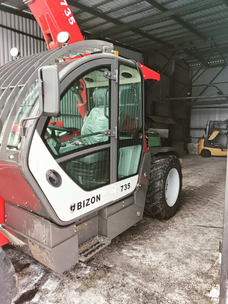 BIZON 735 Телескопический погрузчик