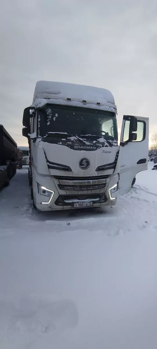 Shacman SX4188YY381 4x2 Седельный тягач