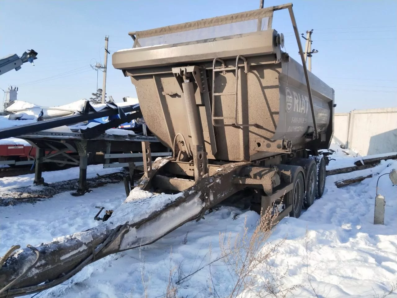РИАТ 85830F Прицеп самосвал