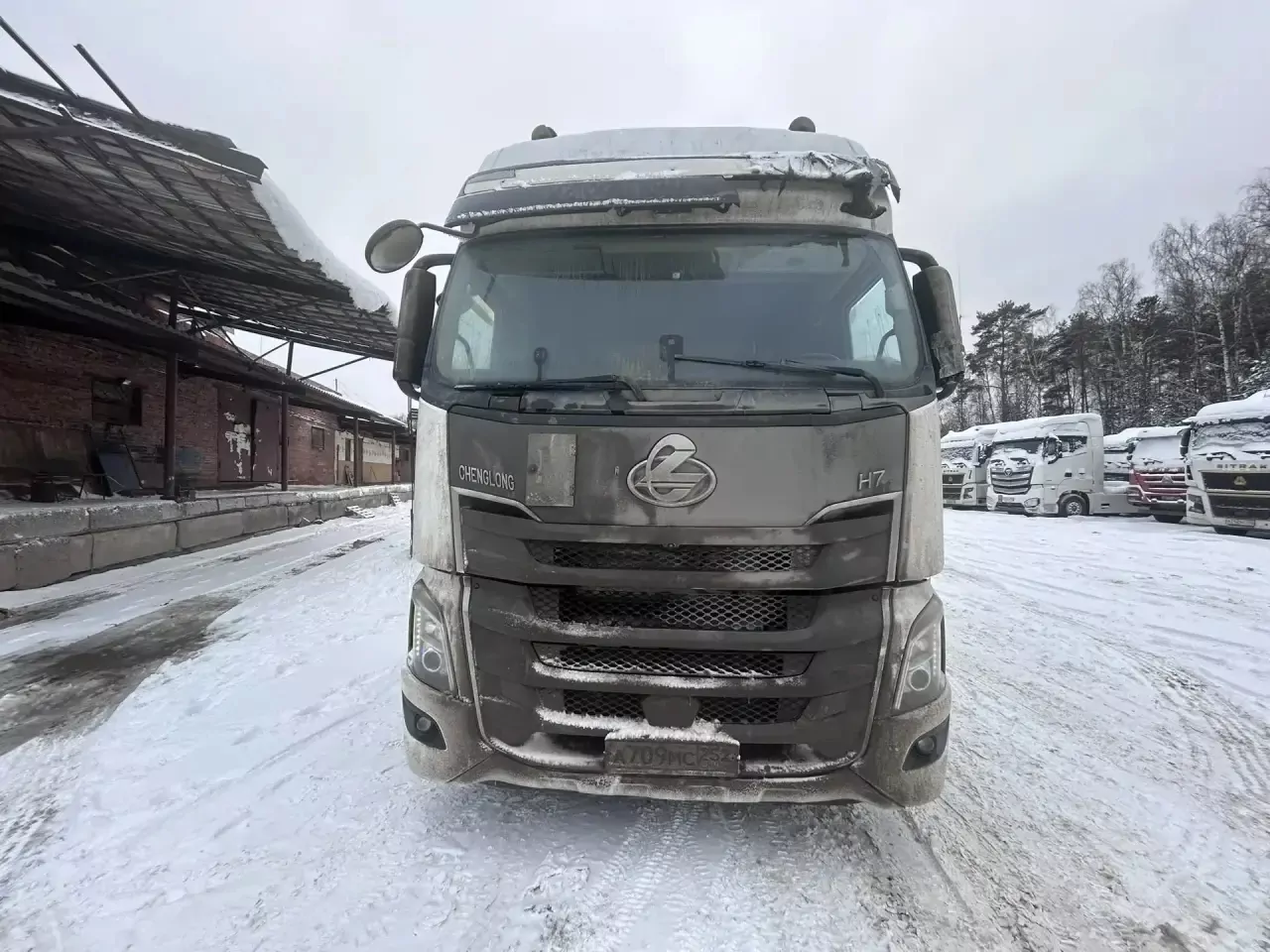 CHENGLONG H7 4x2 Седельный тягач