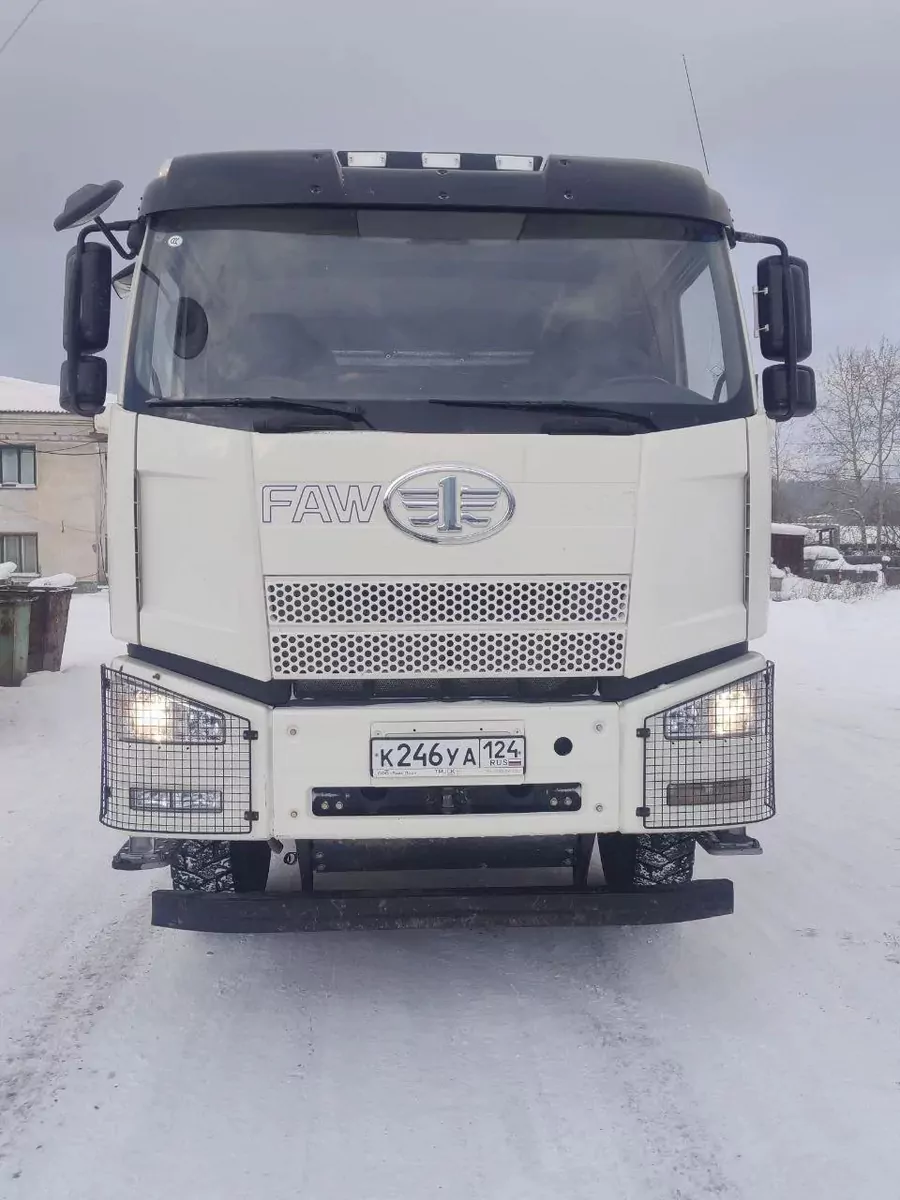 FAW J6 8x4 Самосвал