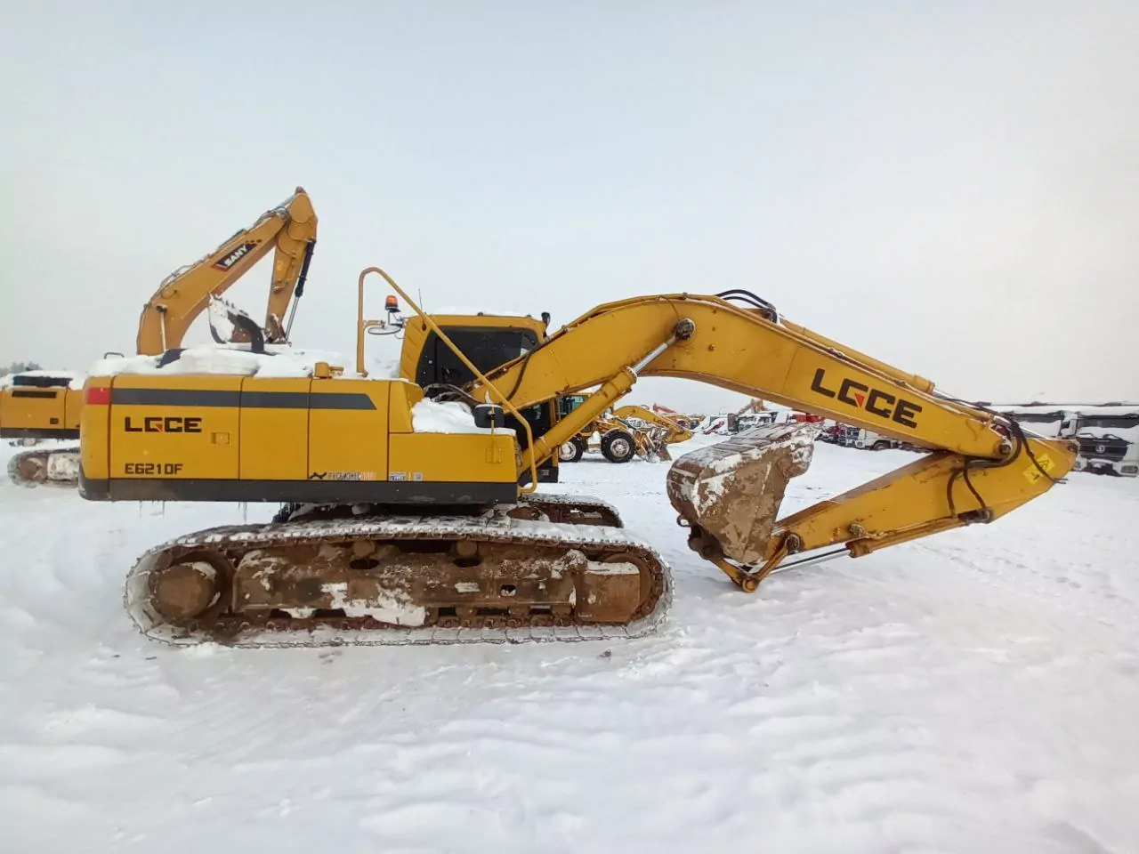 SDLG E6210 Экскаватор