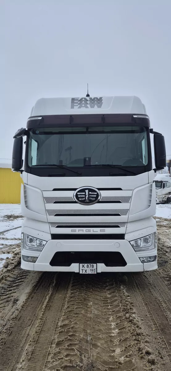 FAW J7 4x2 Седельный тягач