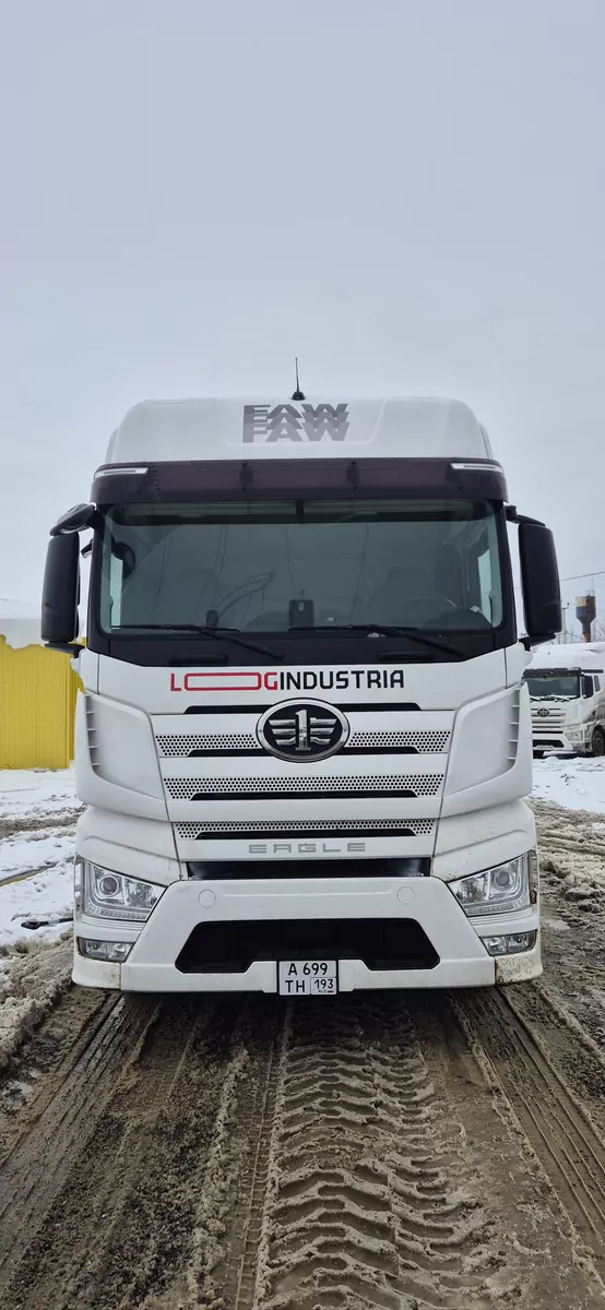 FAW J7 4x2 Седельный тягач