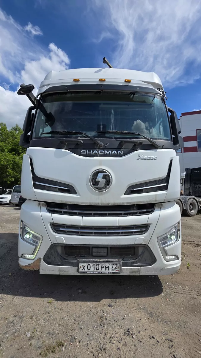 Shacman SX4188YY381 4x2 Седельный тягач