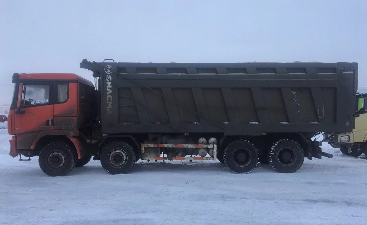 Shacman SX33186V366 8x4 Самосвал