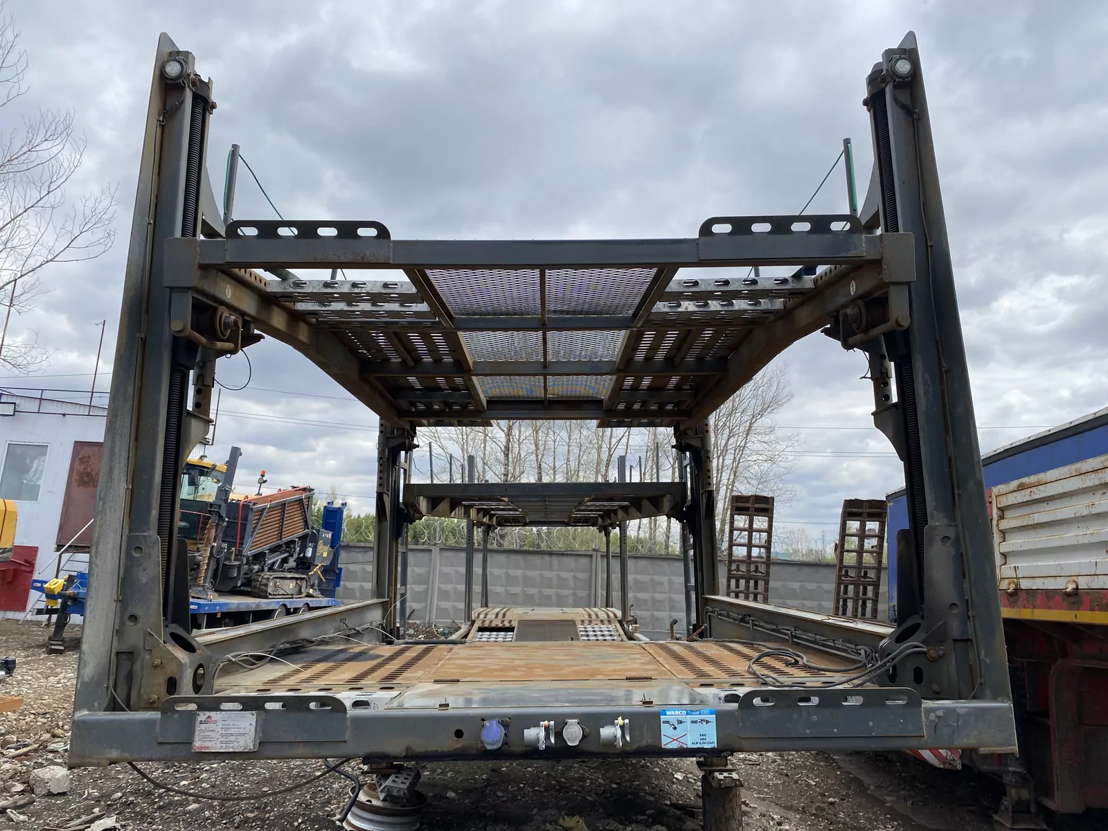 BLACKSMITH TRAILER 922211 Полуприцеп автовоз