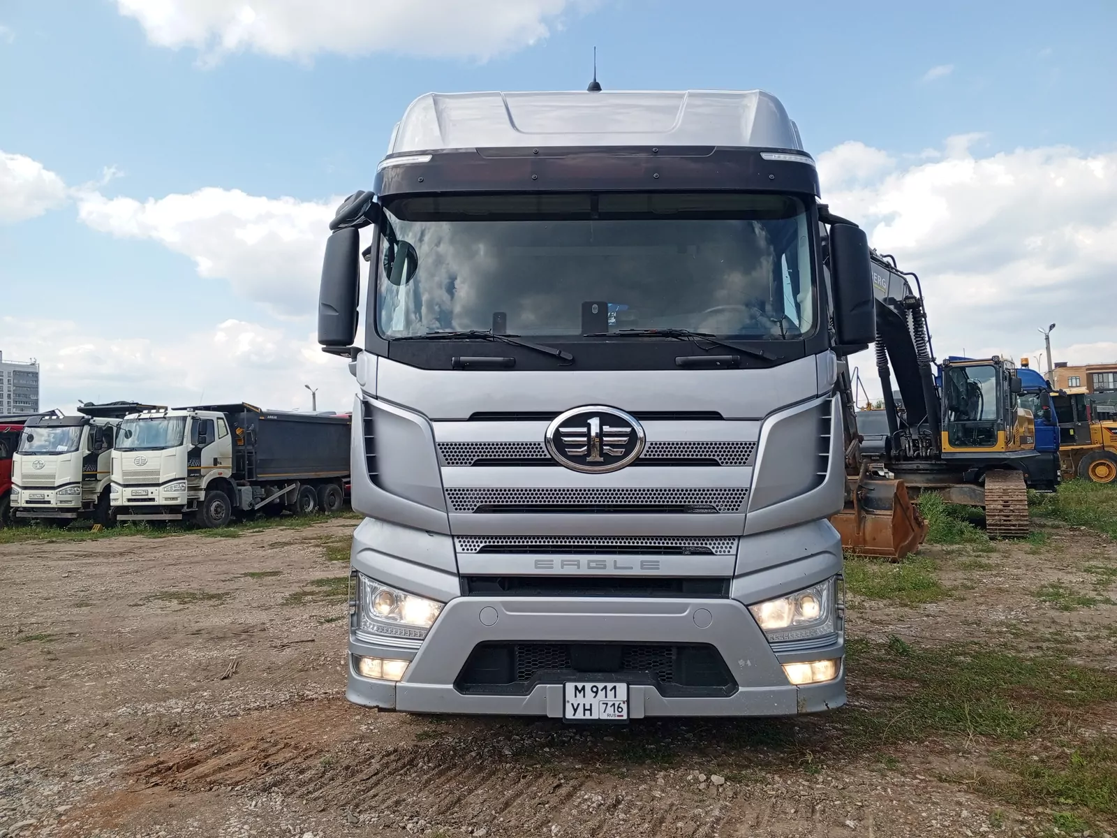 FAW J7 4x2 Седельный тягач