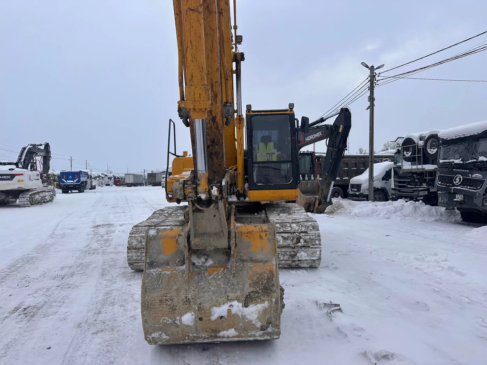 SHANTUI SE220LC Экскаватор