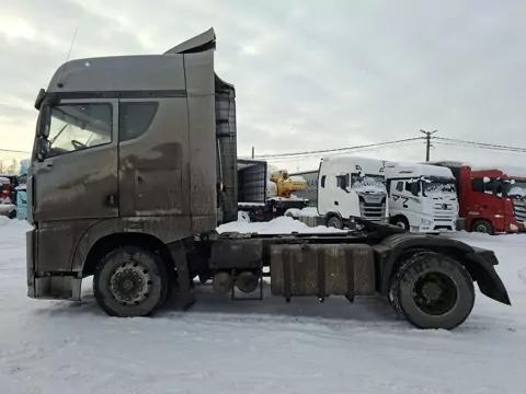 FAW JH6 4x2 Седельный тягач