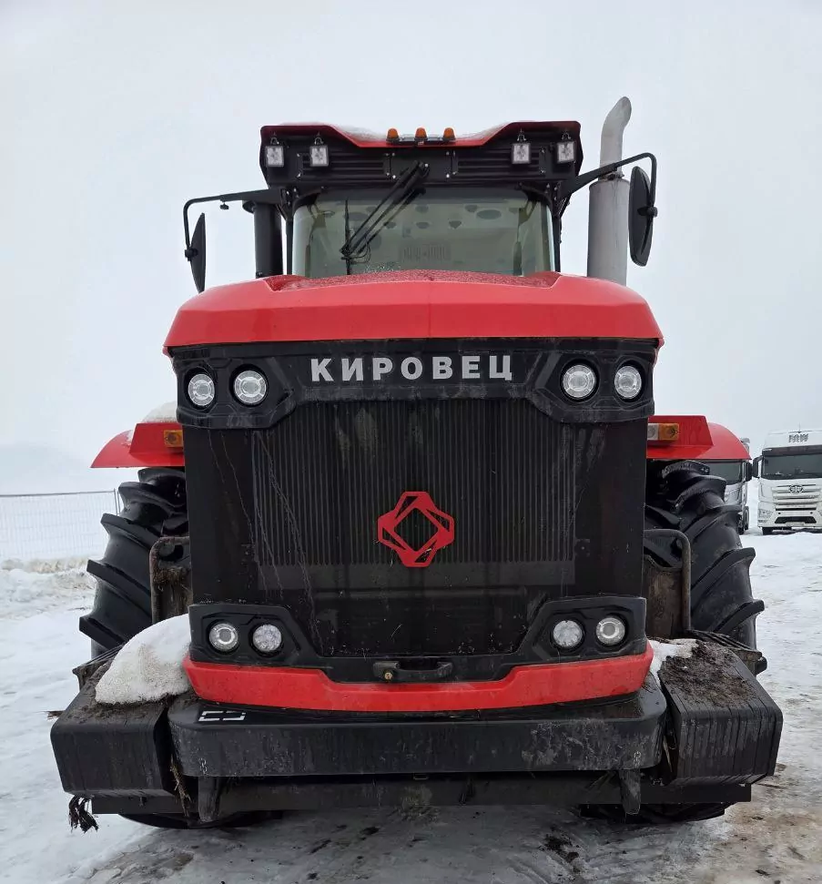 Кировец К-742М Сельскохозяйственный трактор