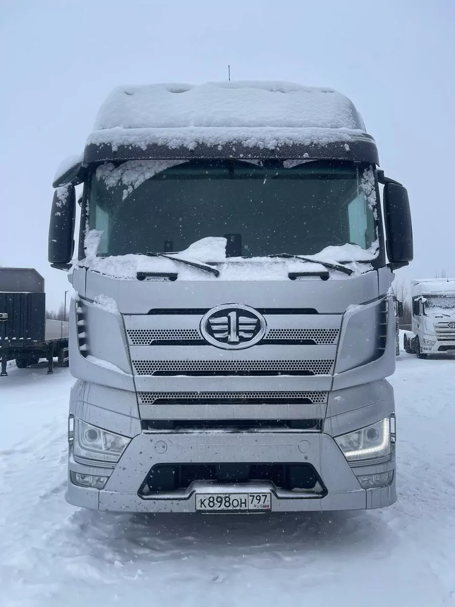 FAW J7 4x2 Седельный тягач