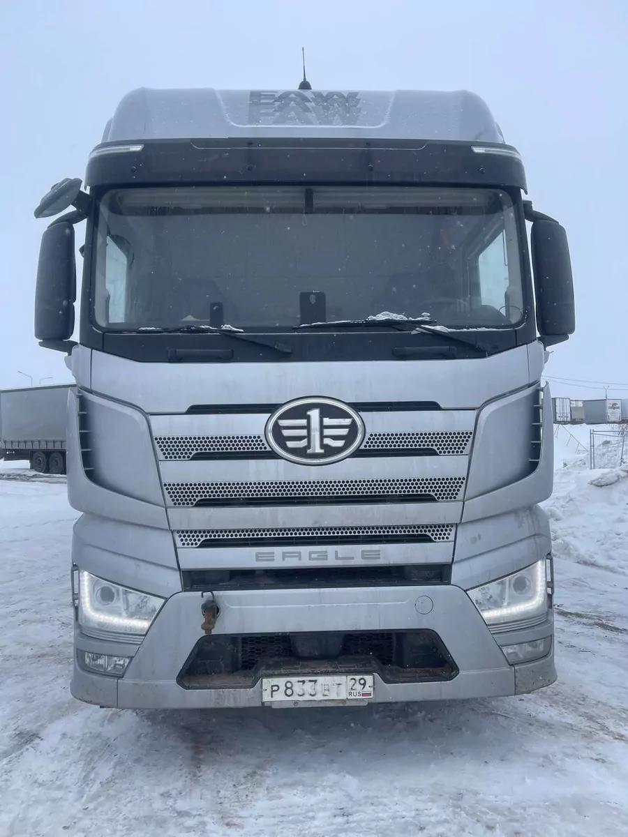 FAW J7 4x2 Седельный тягач
