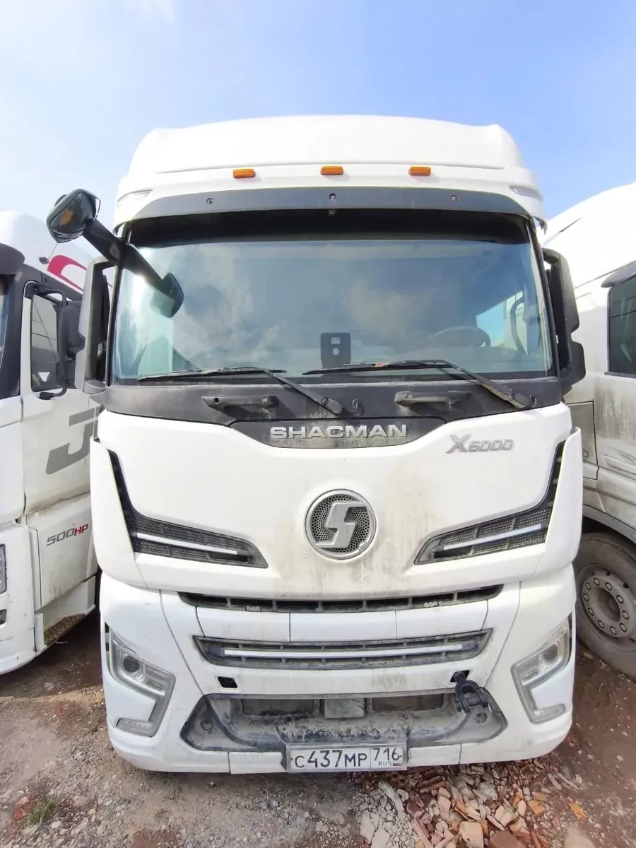 Shacman (Shaanxi) SX4188YY381 4x2 Седельный тягач