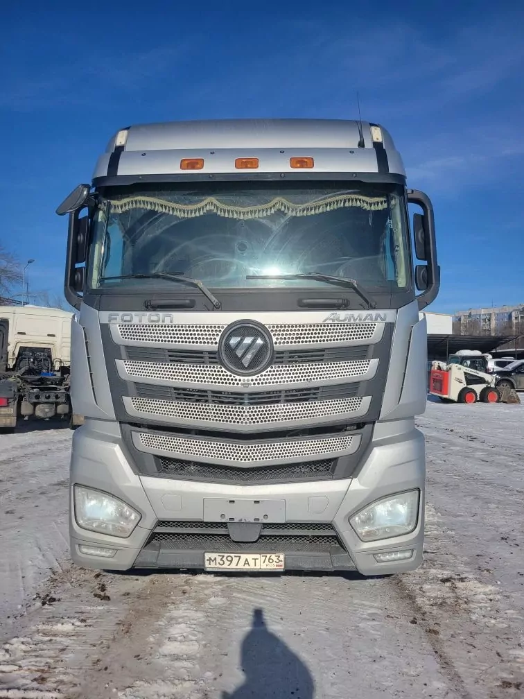 Foton AUMAN BJ4189SLFKA 4x2 Седельный тягач