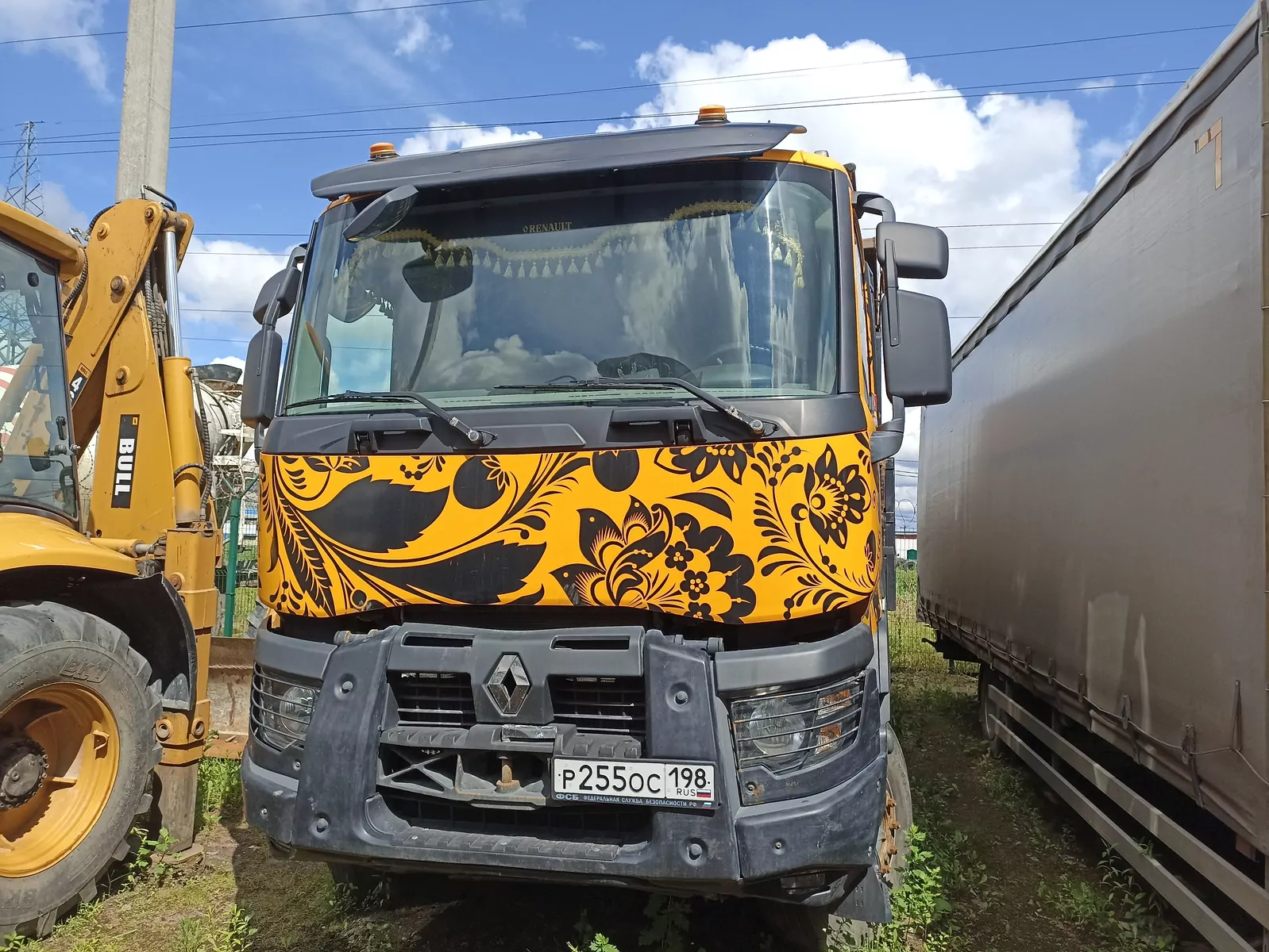 Renault K 8x4 Самосвал