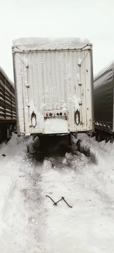 Туймазинский завод автобетоновозов 588510 Полуприцеп шторный
