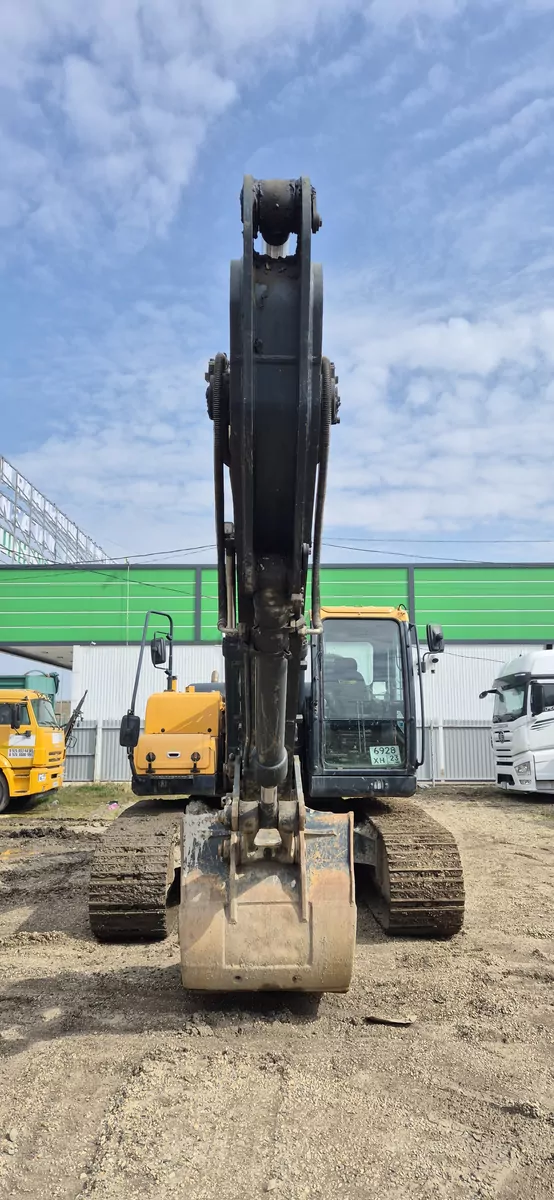 Hyundai R225LVS Экскаватор