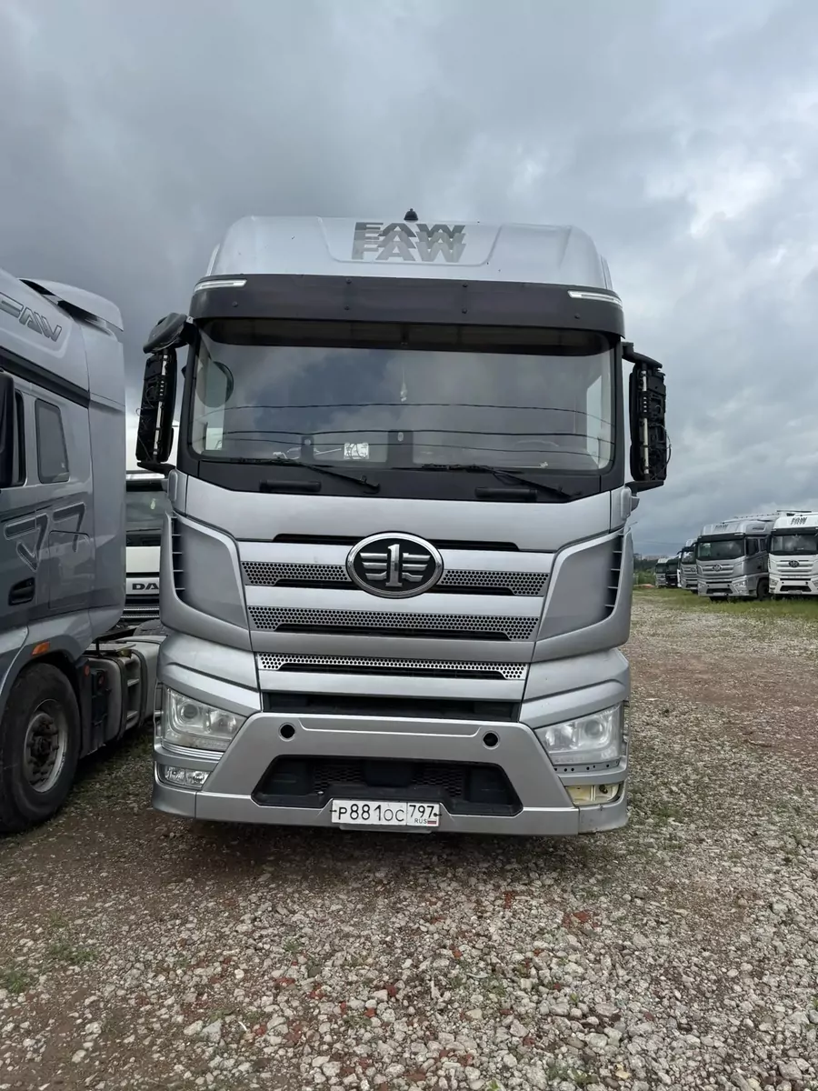 FAW J7 4x2 Седельный тягач