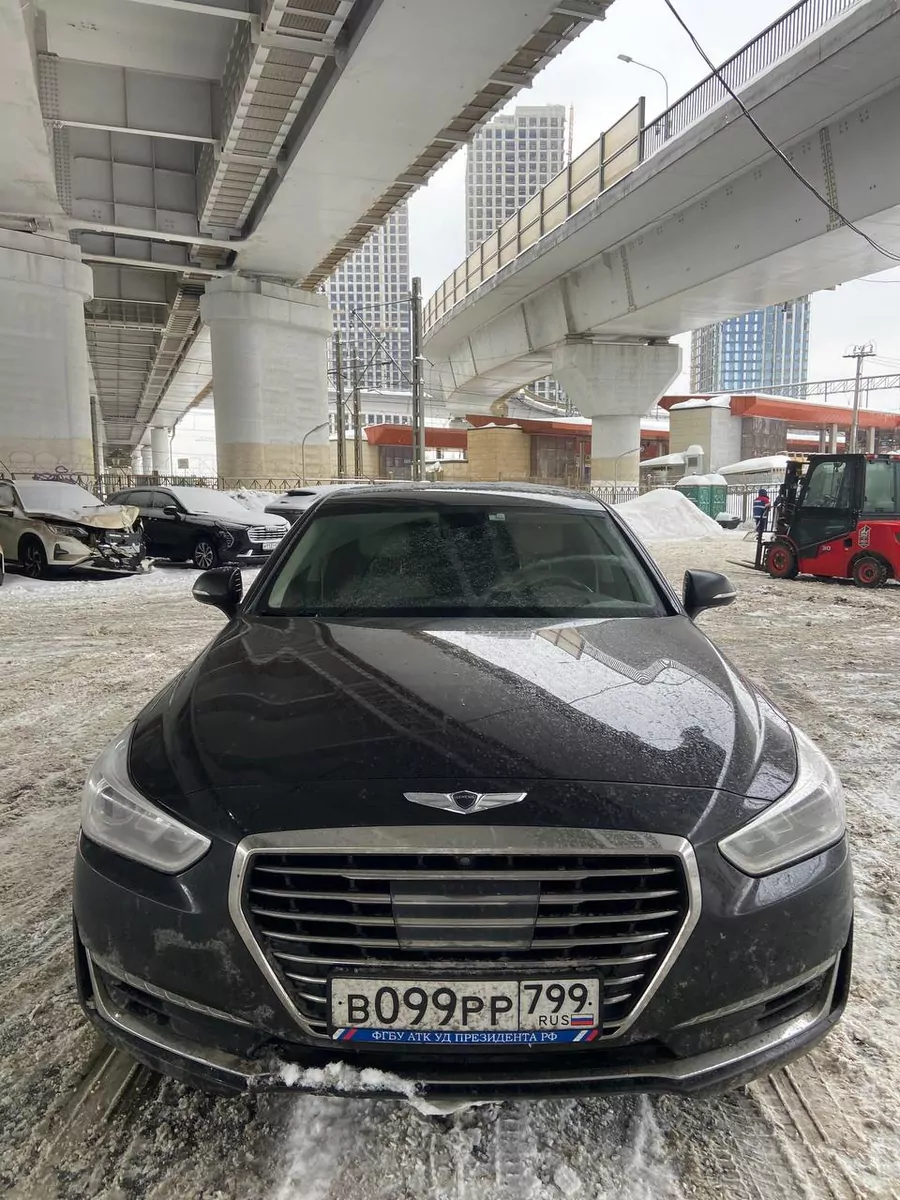 Genesis G90