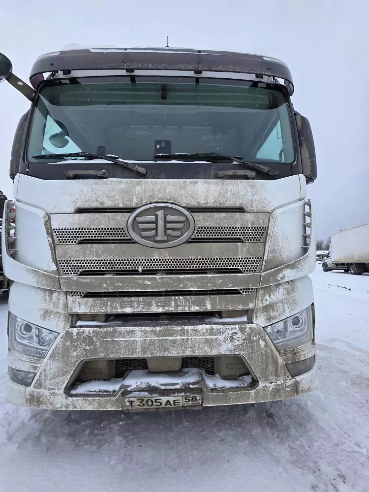 FAW J7 6x4 Седельный тягач