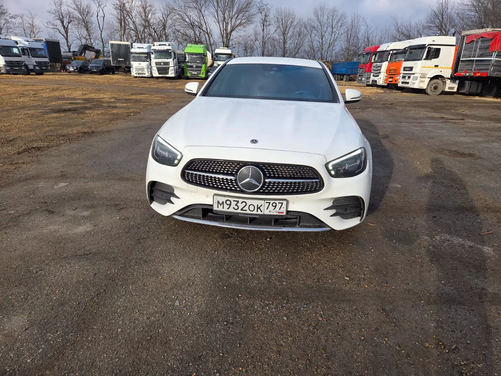 Mercedes-Benz E-CLASS