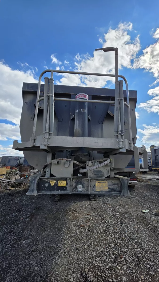 Grunwald 9453-0000011-60 Полуприцеп самосвальный