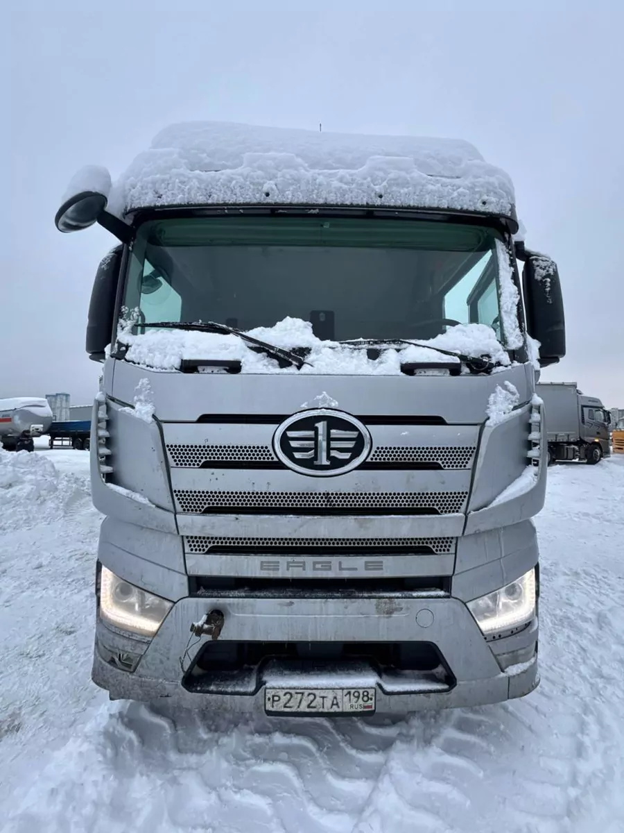 FAW J7 4x2 Седельный тягач
