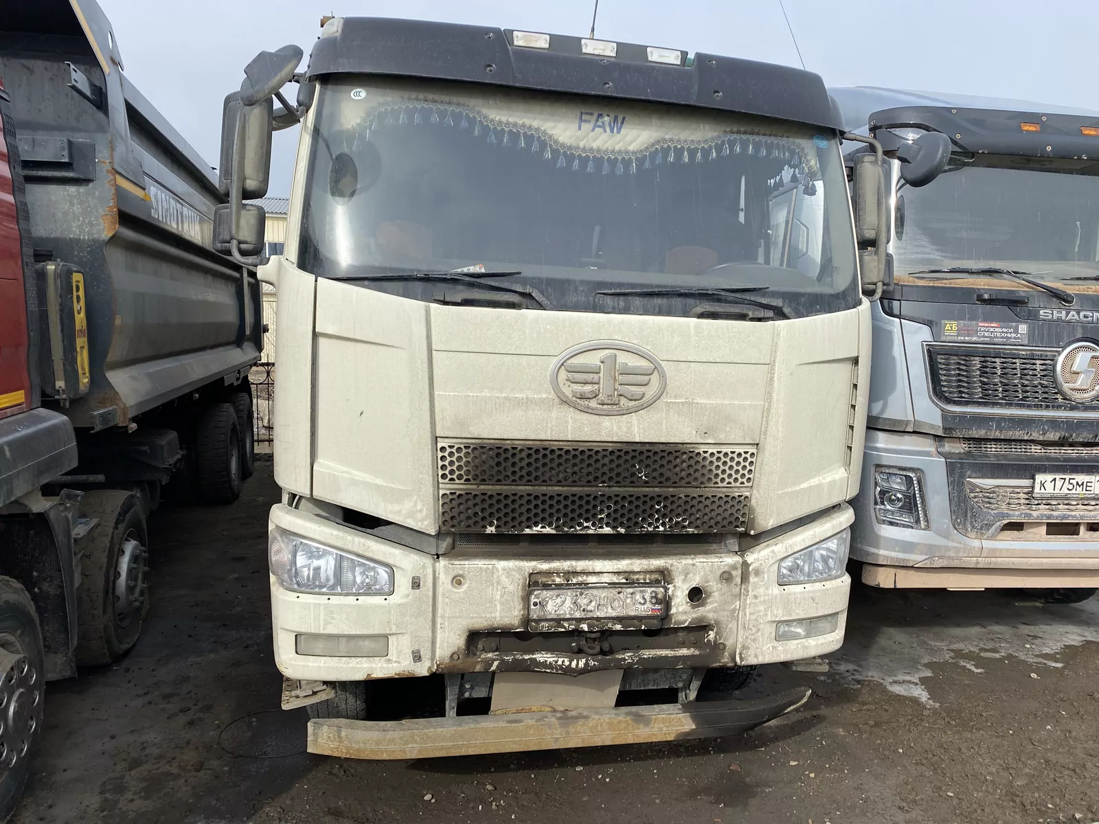 FAW CA 3310 8x4 Самосвал
