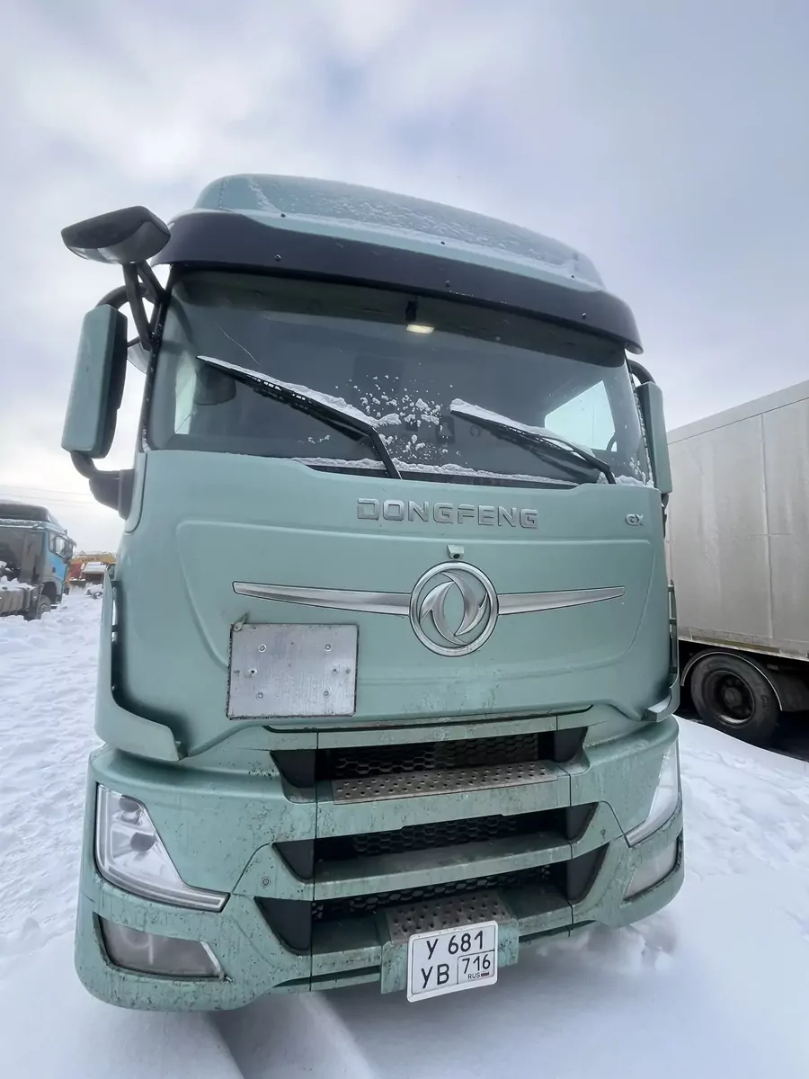 DongFeng DFH 4x2 Седельный тягач