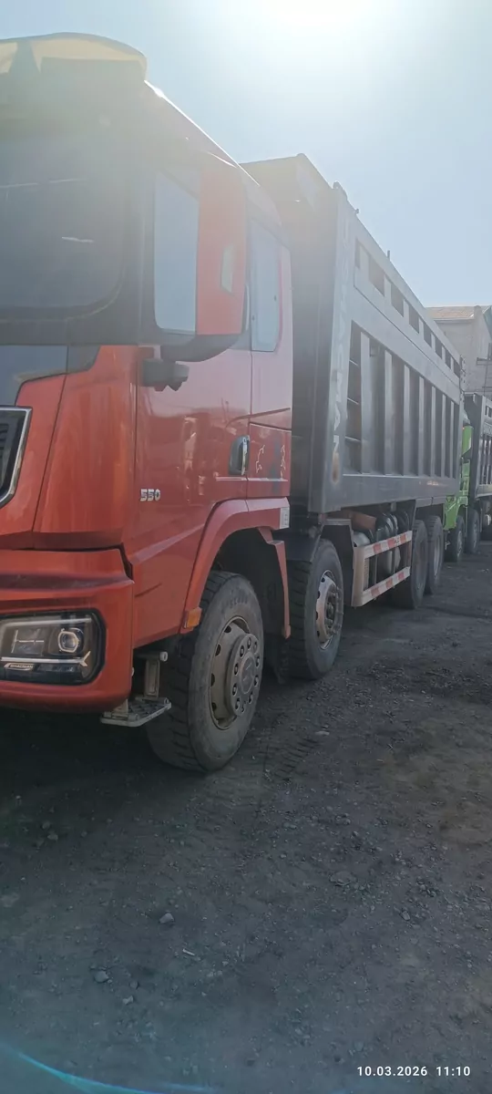 Shacman SX331863366 8x4 Самосвал