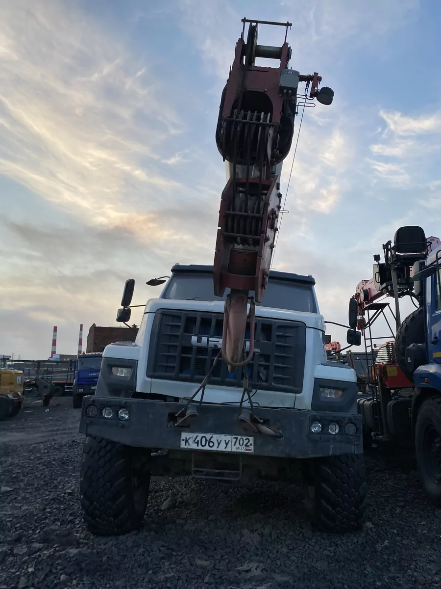 Челябинский механический завод КС-5573 на шасси Ural NEXT 4320 6x6 Автокран