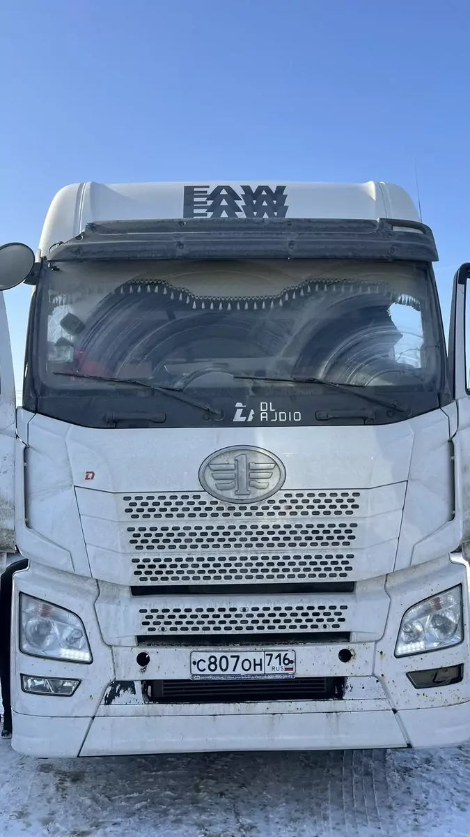 FAW JH6 6x2 Седельный тягач