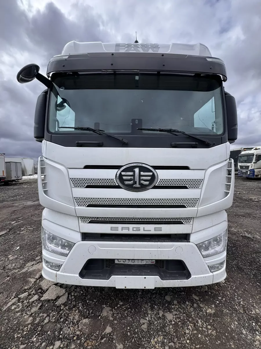 FAW J7 4x2 Седельный тягач