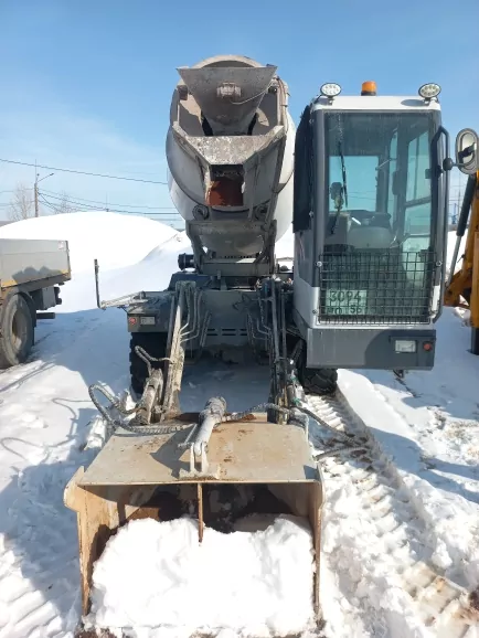 BUILDER CM2.5 Бетоносмесительная машина с самозагрузкой