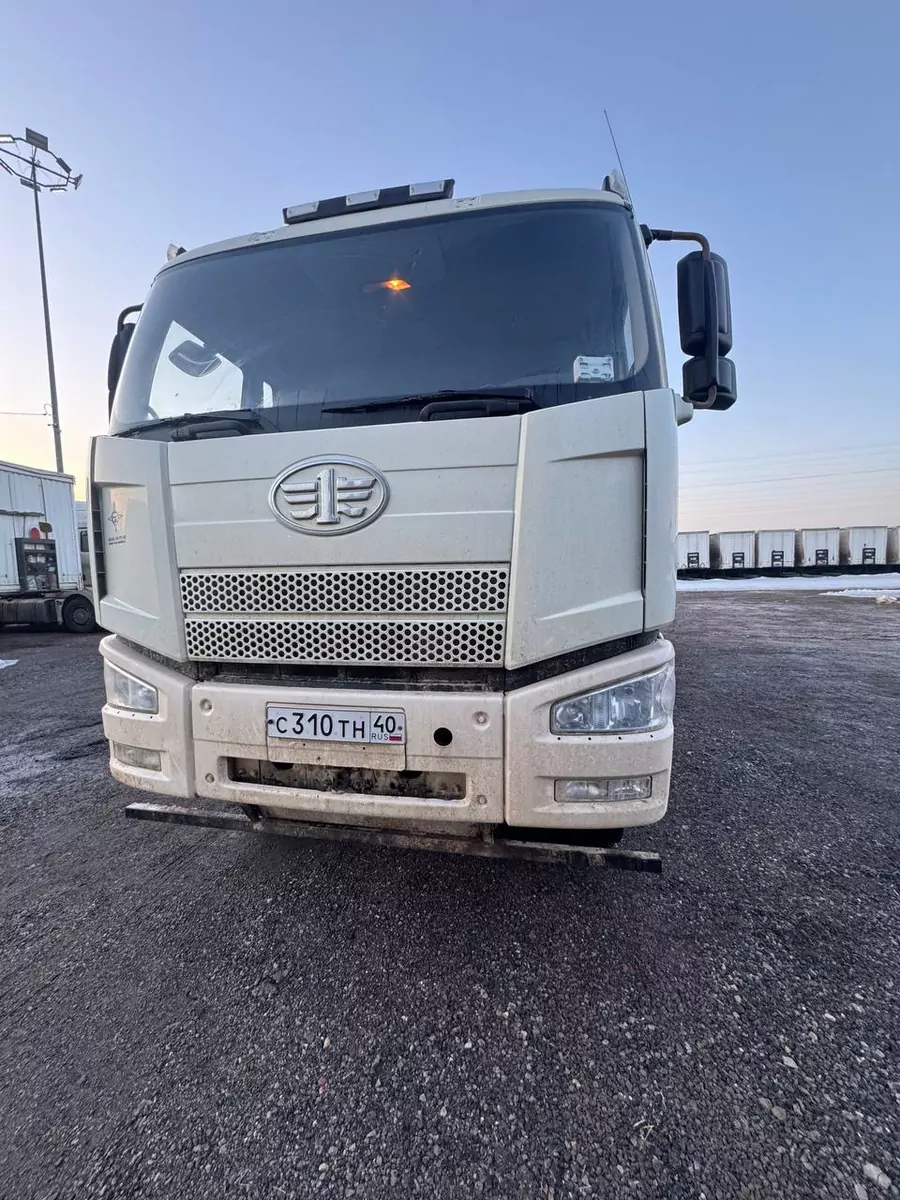 FAW J6 8x4 Самосвал