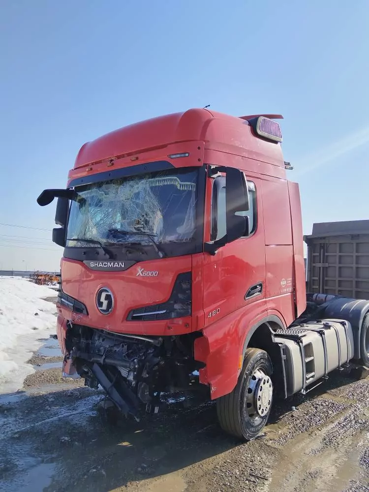 Shacman SX4188YY381 4x2 Седельный тягач