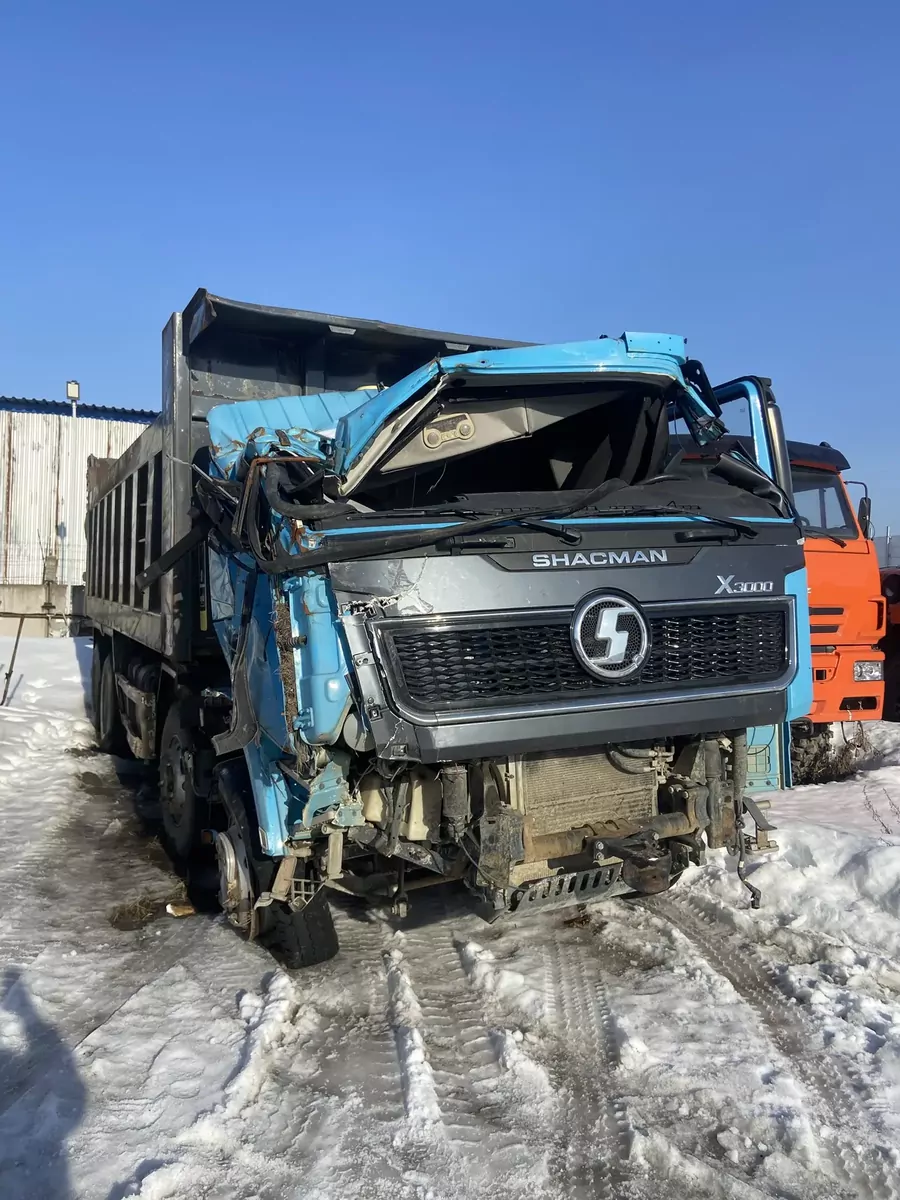 Shacman SX33186V366 8x4 Самосвал